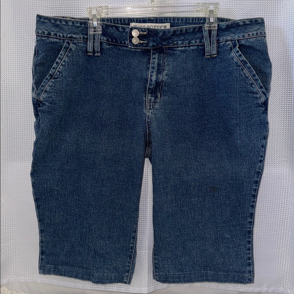 Joe Boxer High Rise Bermuda Shorts RN #83112 Sz 25
Double Button Waist